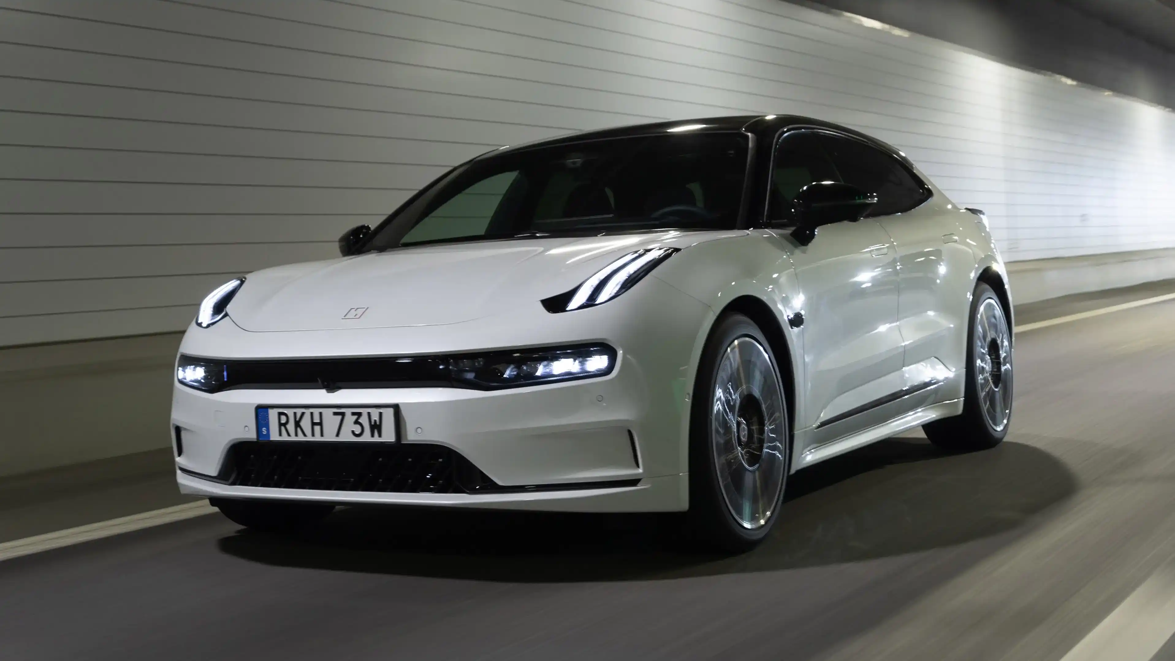 【にと】 Zeekr 001 2025 Test Drive in Saudi Arabia Where Luxury EV